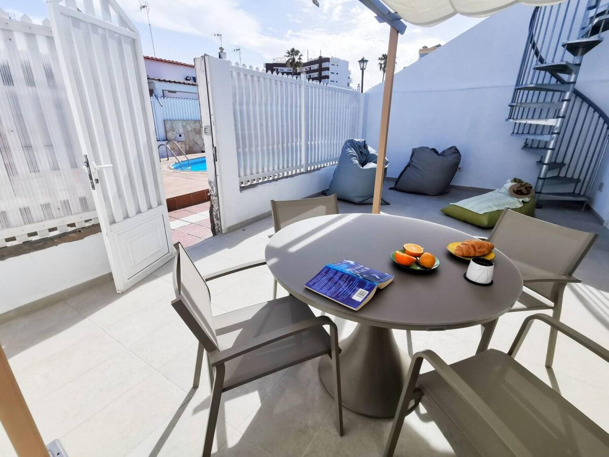 Stylish 2 Bedroom By Pride Сasa de vacaciones *